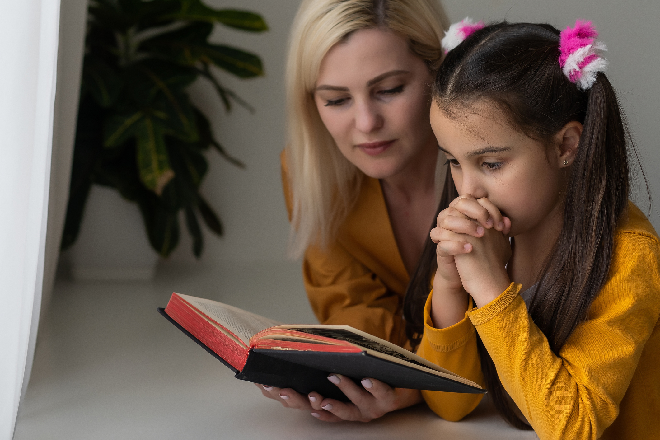Faith and Life Today - Moms of the Bible (Marina Hofman)